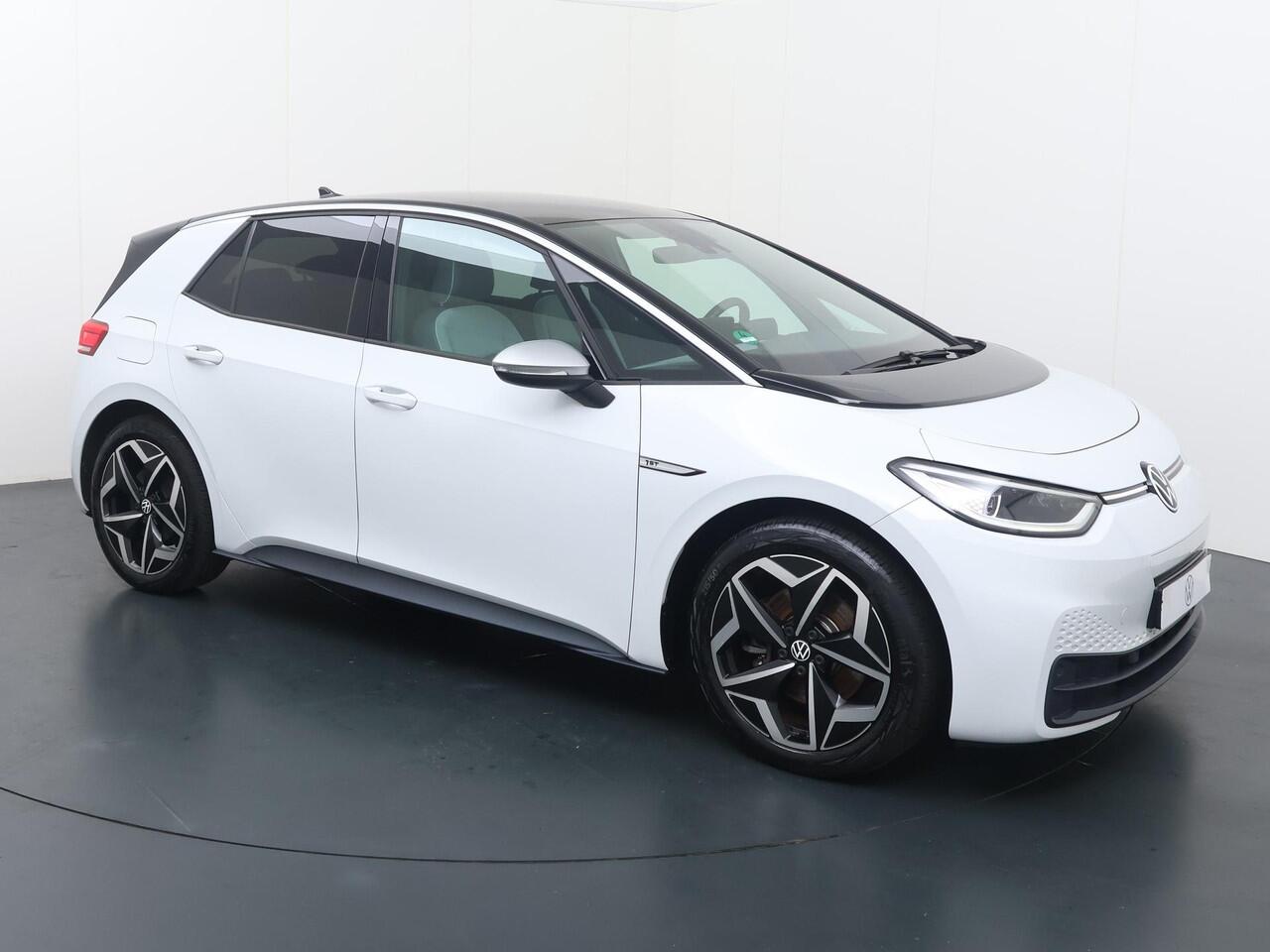 Volkswagen ID.3 First Plus 58 kWh | 204 PK | Adaptive cruise control | Navigatiesysteem | Matrix LED koplampen | Parkeersensoren |
