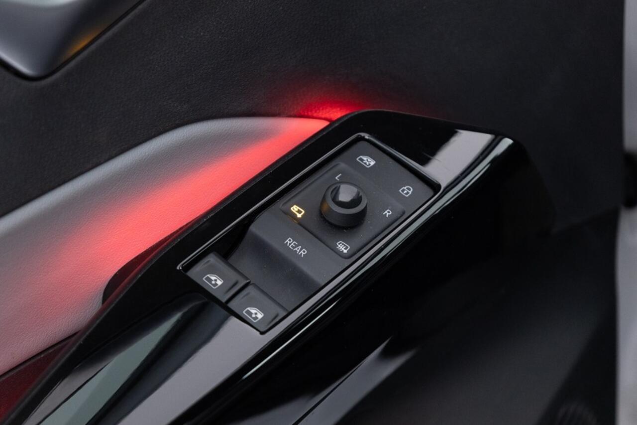 Volkswagen ID.3 First Plus 58 kWh | Full LED | NAVI | CAMERA ? 1e Eigenaar