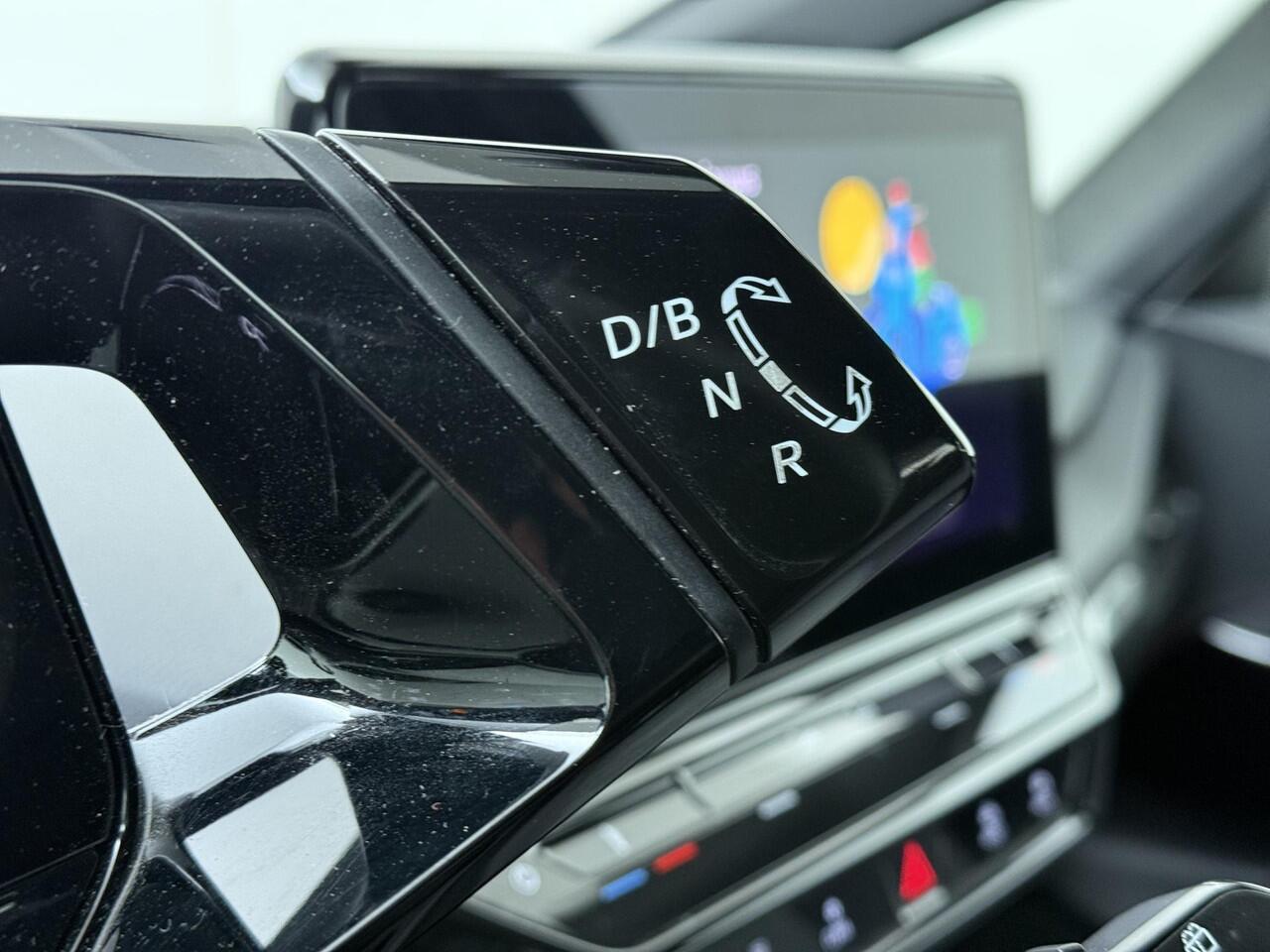 Volkswagen ID.3 First 58 kWh | 204 PK | SoH 88% | Trekhaak | Navigatiesysteem | Adaptive cruise control | Voorstoelen verwarmd |