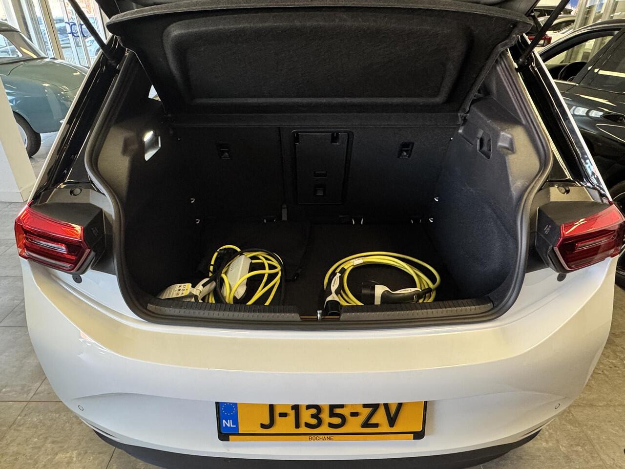 Volkswagen ID.3 First Plus 58 kWh | SOH 94 % | Carplay | Navigatie | 20" LM velgen | Camera