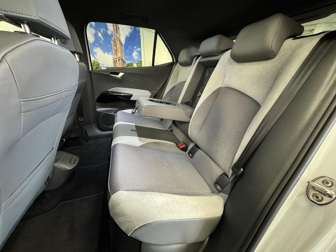 Volkswagen ID.3 First Plus 58 kWh | SOH 94 % | Carplay | Navigatie | 20" LM velgen | Camera