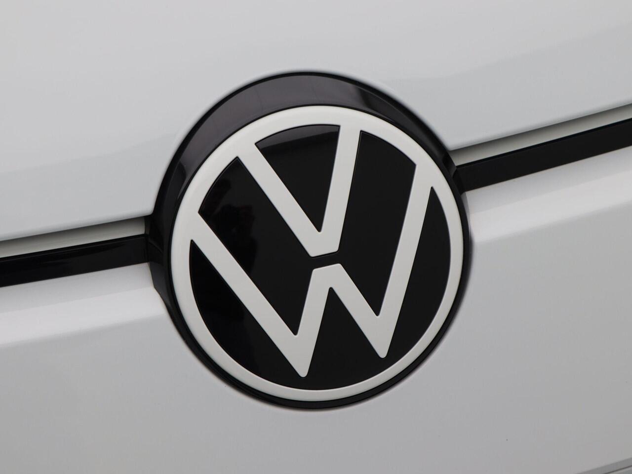 Volkswagen ID.3 First 58 kWh 204 Pk | Adaptive Cruise | Zwarte Hemel | Stoelverwarming | Climate Control | LED | Sensoren | 18 Inch