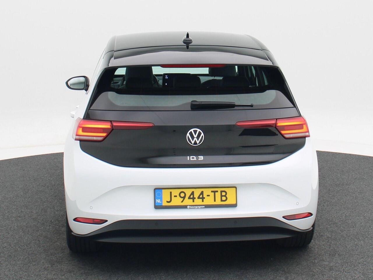 Volkswagen ID.3 First 58 kWh 204 Pk | Adaptive Cruise | Zwarte Hemel | Stoelverwarming | Climate Control | LED | Sensoren | 18 Inch