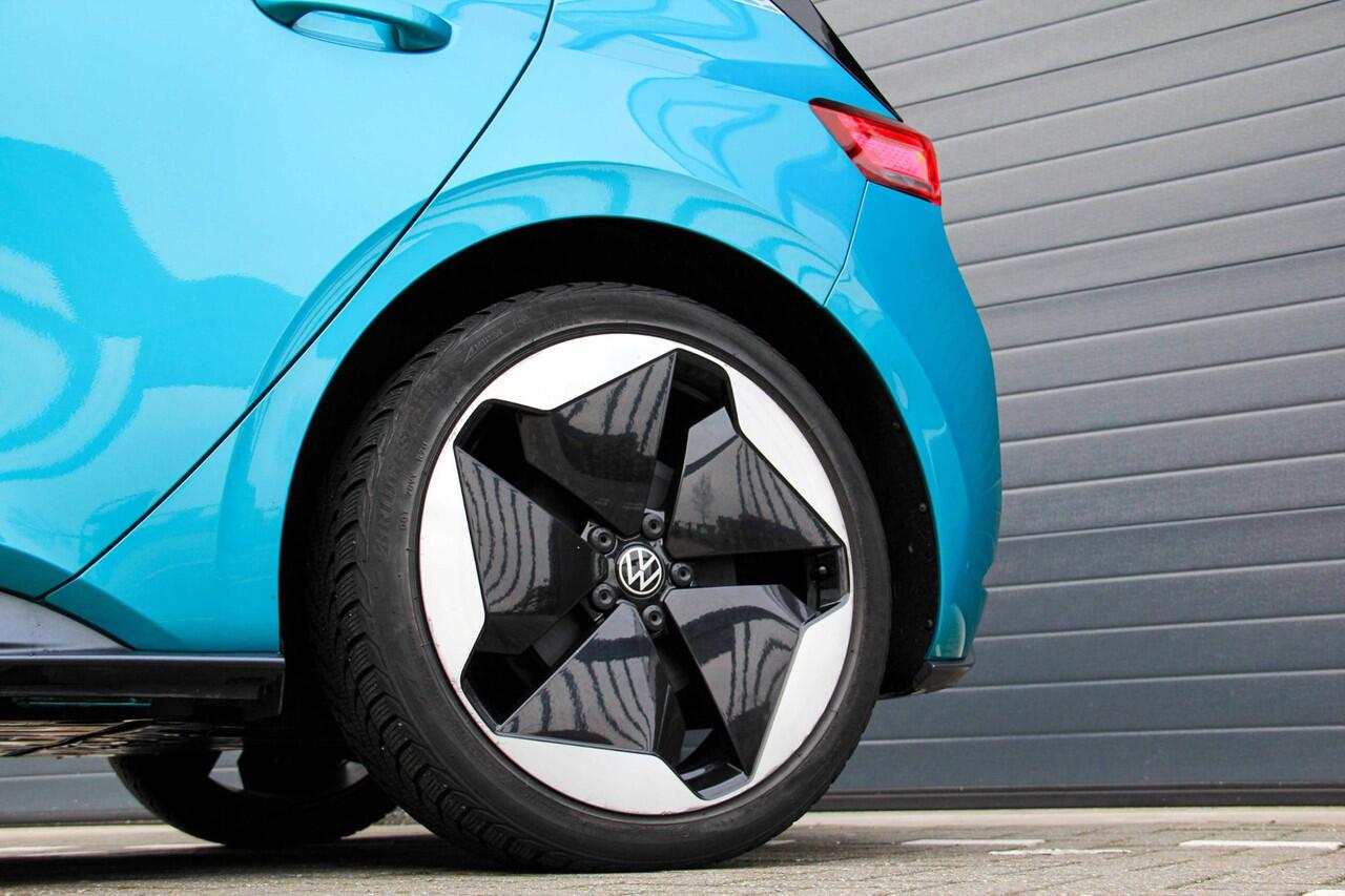 Volkswagen ID.3 Max First Edition | Vol optie!! | Panorama dak | Trekhaak | BTW voertuig | SOH 92%