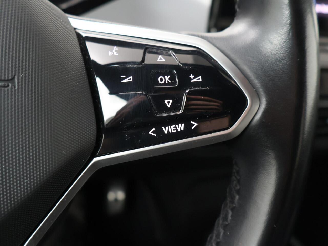 Volkswagen ID.3 First Plus 58 kWh | 204 PK | SoH 87% | Trekhaak | Achteruitrijcamera | Navigatiesysteem | Adaptive cruise control |