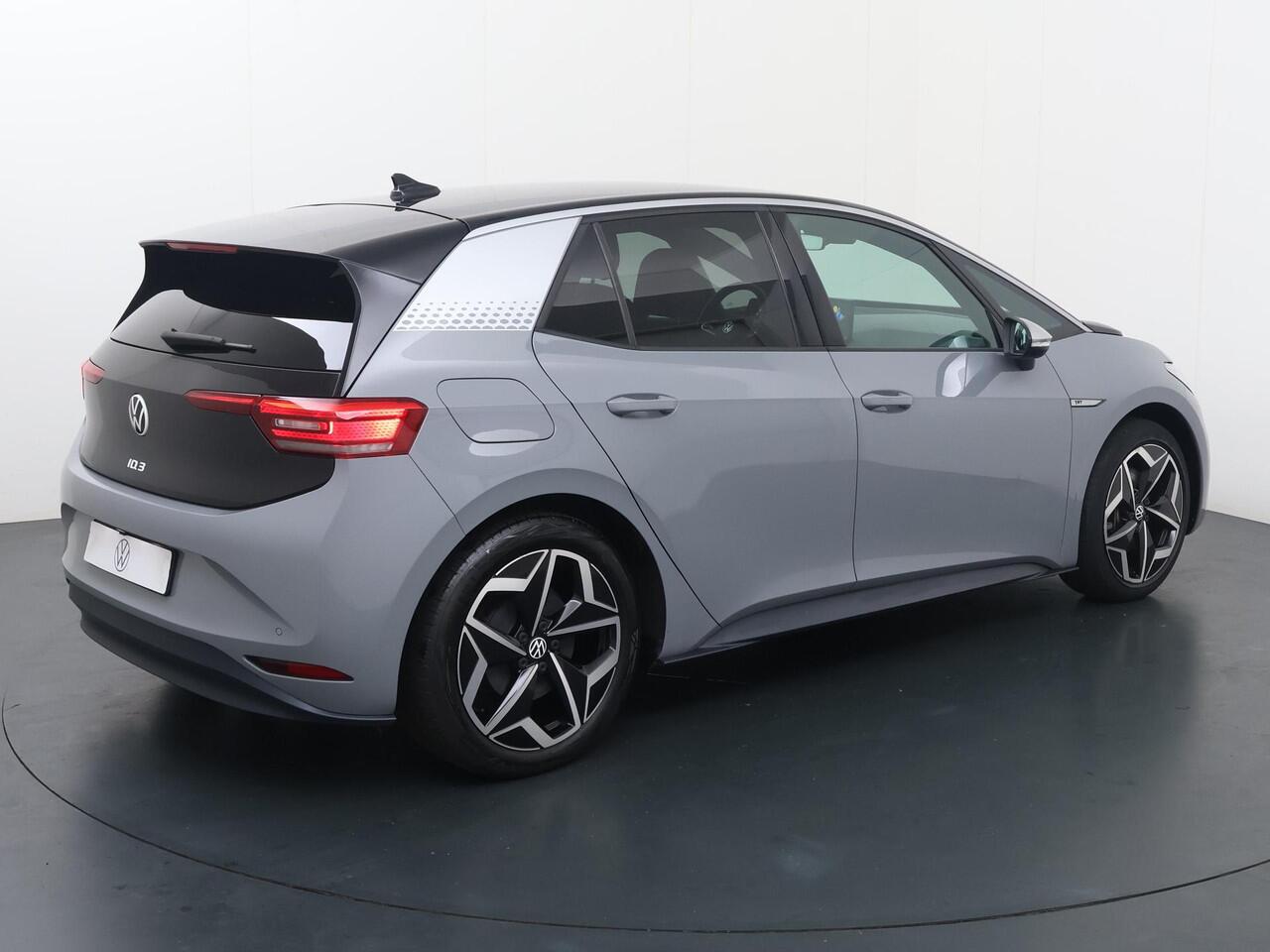 Volkswagen ID.3 First Plus 58 kWh | 204 PK | SoH 87% | Trekhaak | Achteruitrijcamera | Navigatiesysteem | Adaptive cruise control |