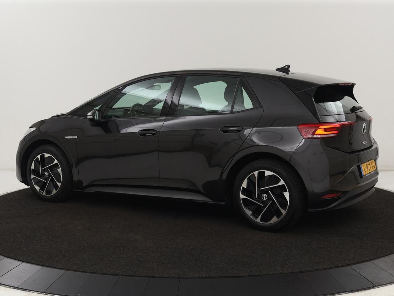 Volkswagen ID.3 Life 58 kWh | Carplay | Sfeerverlichting | Cruise Control | Stoelverwarming | Stuurverwarming | Parkeersensor | Navigatie | Climate controle