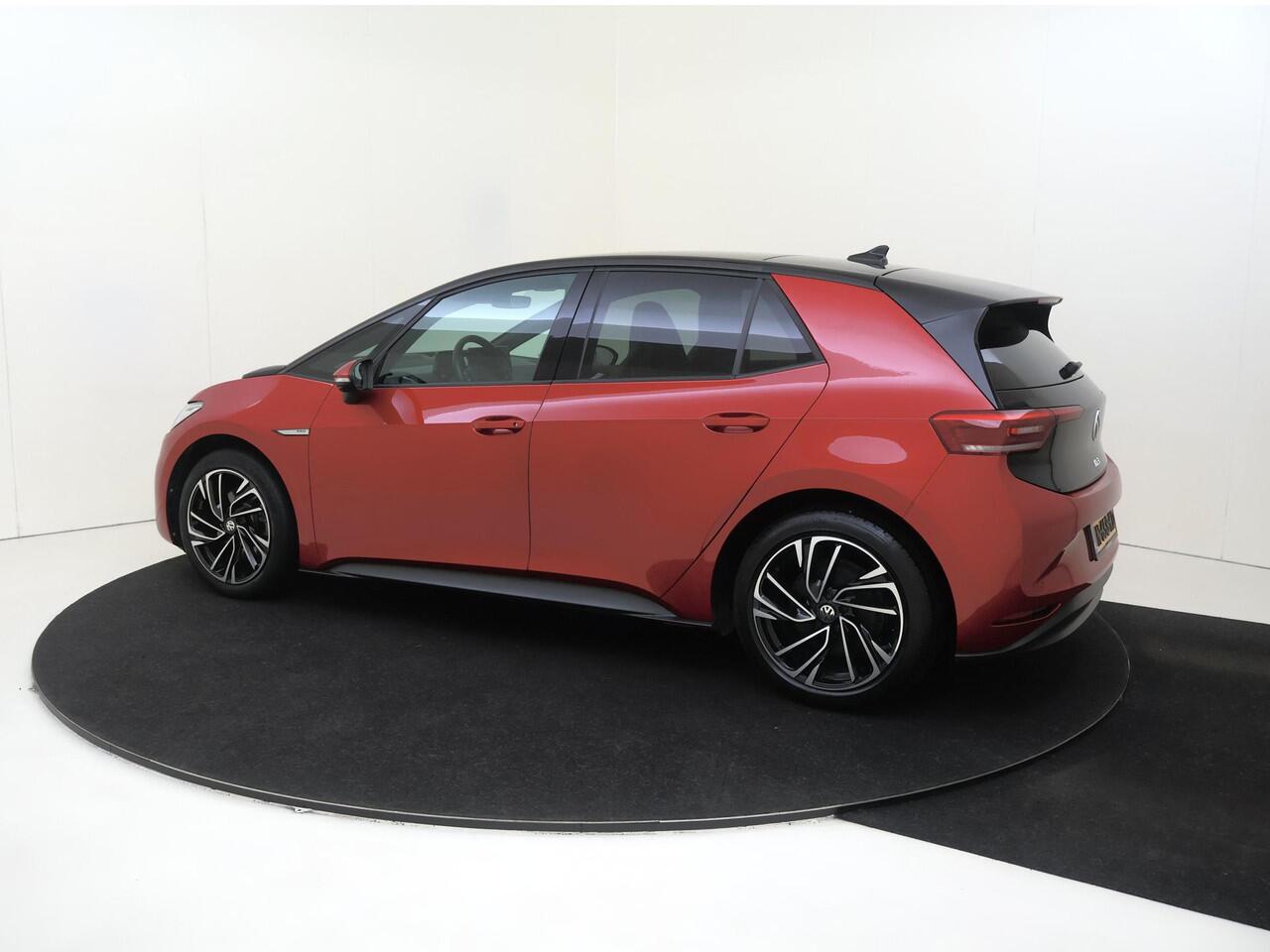 Volkswagen ID.3 Pro 58 kWh | SoH 91% | Panoramadak | Adaptieve demping systeem | 360 camera | Dodehoek detectie | Keyless | LED Matrix verlichting | Head-up display | Stoel- en stuurwielverwarming |