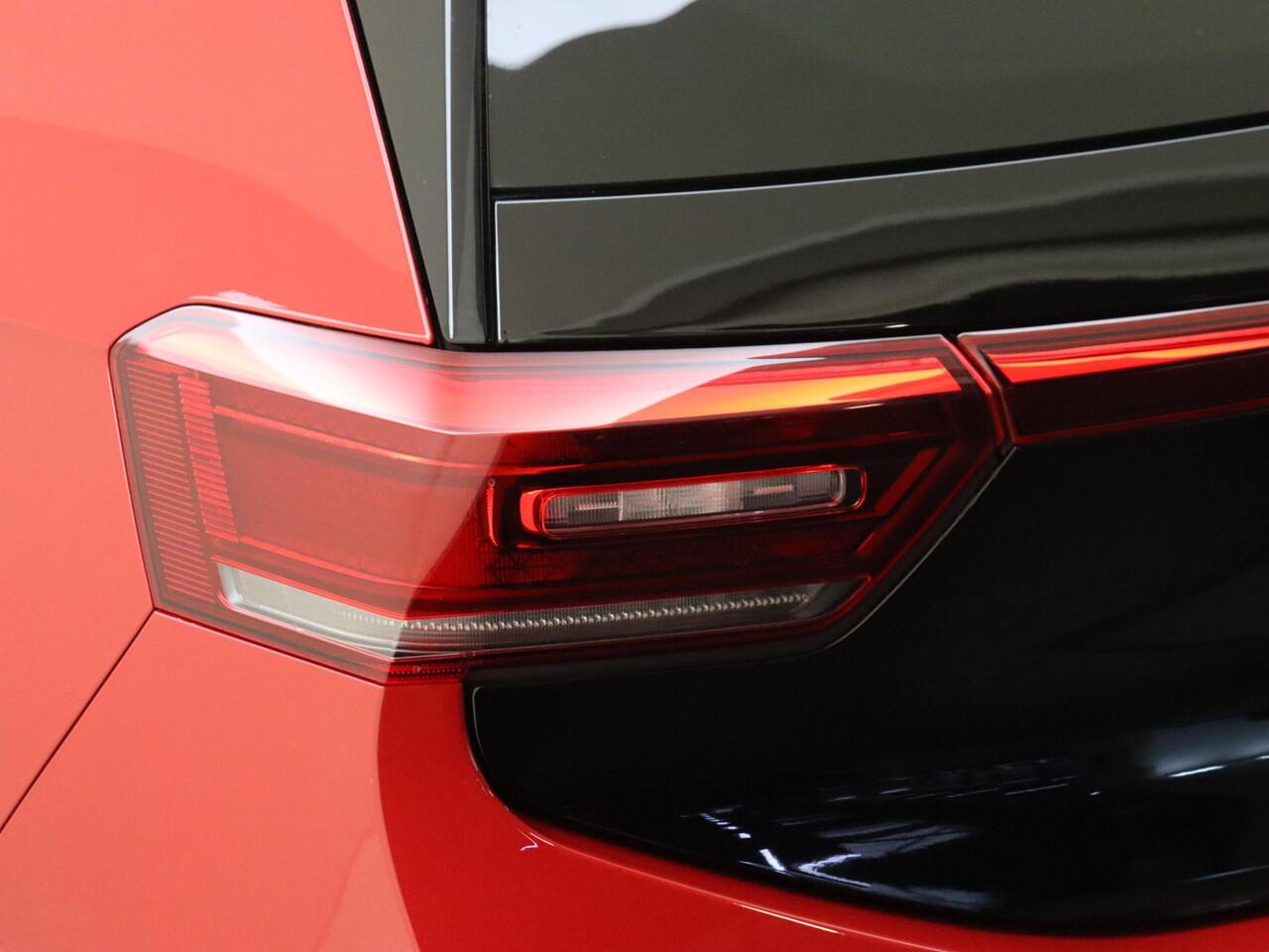 Volkswagen ID.3 Pro 58 kWh | SoH 91% | Panoramadak | Adaptieve demping systeem | 360 camera | Dodehoek detectie | Keyless | LED Matrix verlichting | Head-up display | Stoel- en stuurwielverwarming |