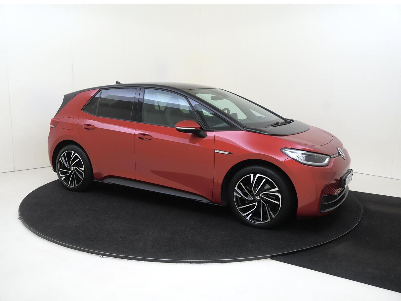 Volkswagen ID.3 Pro 58 kWh | SoH 91% | Panoramadak | Adaptieve demping systeem | 360 camera | Dodehoek detectie | Keyless | LED Matrix verlichting | Head-up display | Stoel- en stuurwielverwarming |