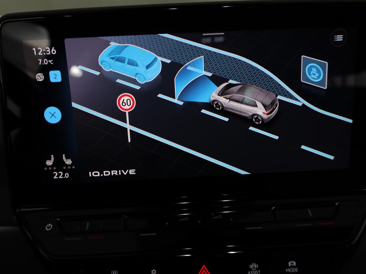 Volkswagen ID.3 Pure 45 kWh 150pk| SoH 94% | trekhaak afn.kogel| Navi| stuur en voorstoelen verwarmd| Interieur voorverwarming|