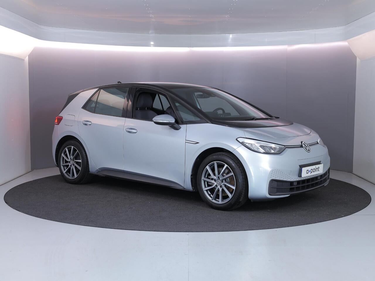 Volkswagen ID.3 Pure 45 kWh 150pk| SoH 94% | trekhaak afn.kogel| Navi| stuur en voorstoelen verwarmd| Interieur voorverwarming|