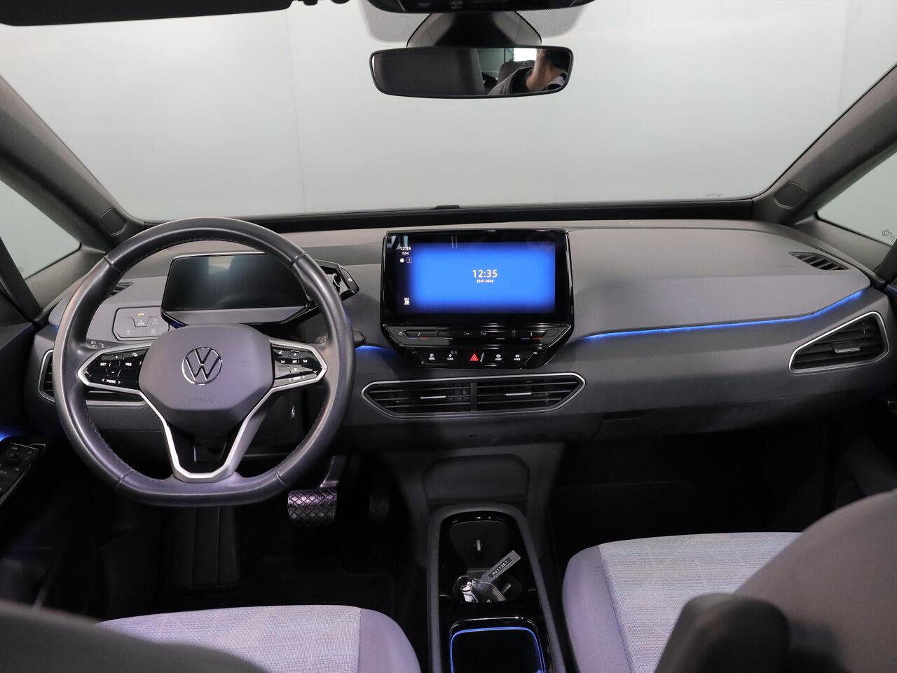 Volkswagen ID.3 Pure 45 kWh 150pk| SoH 94% | trekhaak afn.kogel| Navi| stuur en voorstoelen verwarmd| Interieur voorverwarming|