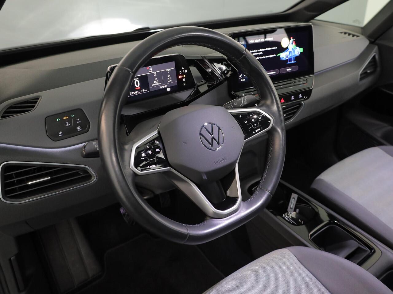 Volkswagen ID.3 Pure 45 kWh 150pk| SoH 94% | trekhaak afn.kogel| Navi| stuur en voorstoelen verwarmd| Interieur voorverwarming|