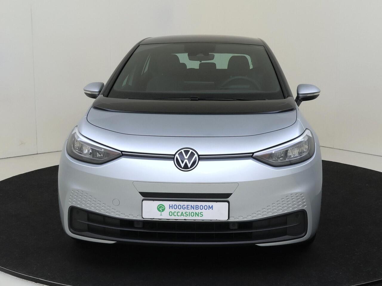 Volkswagen ID.3 Pro 58 kWh | Parkeersensoren | Adaptieve cruise control | Voorverwarmingsinstalatie | CarPlay | Navigatie | Sfeerverlichting |