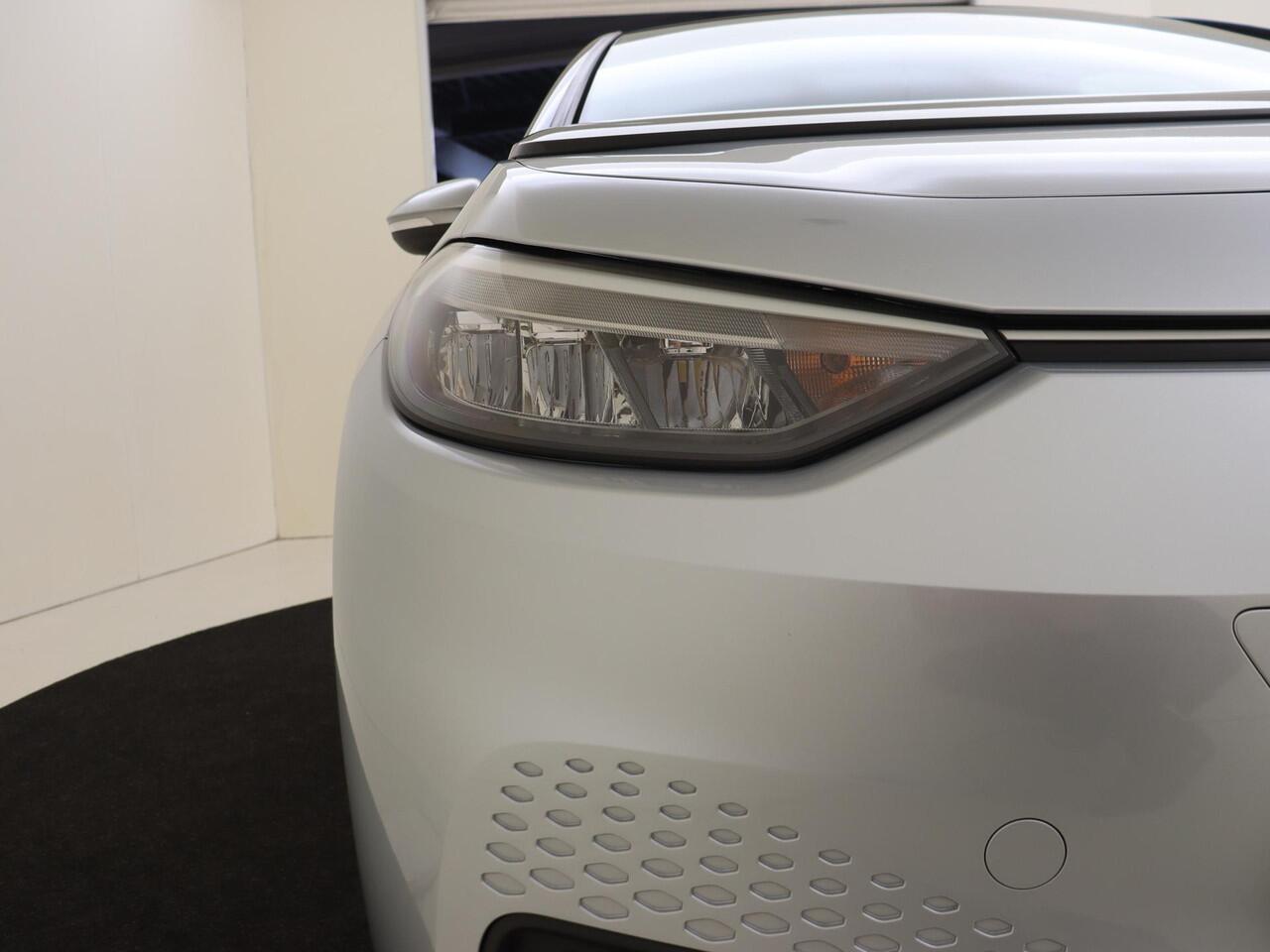 Volkswagen ID.3 Pro 58 kWh | Parkeersensoren | Adaptieve cruise control | Voorverwarmingsinstalatie | CarPlay | Navigatie | Sfeerverlichting |