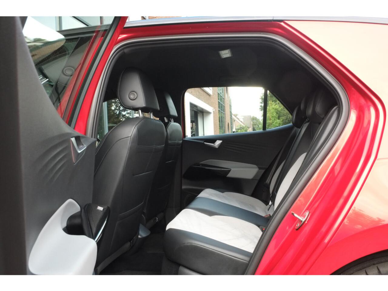 Volkswagen ID.3 Pro S 77 kWh Navigatie, Achteruitrijcamera, ACC