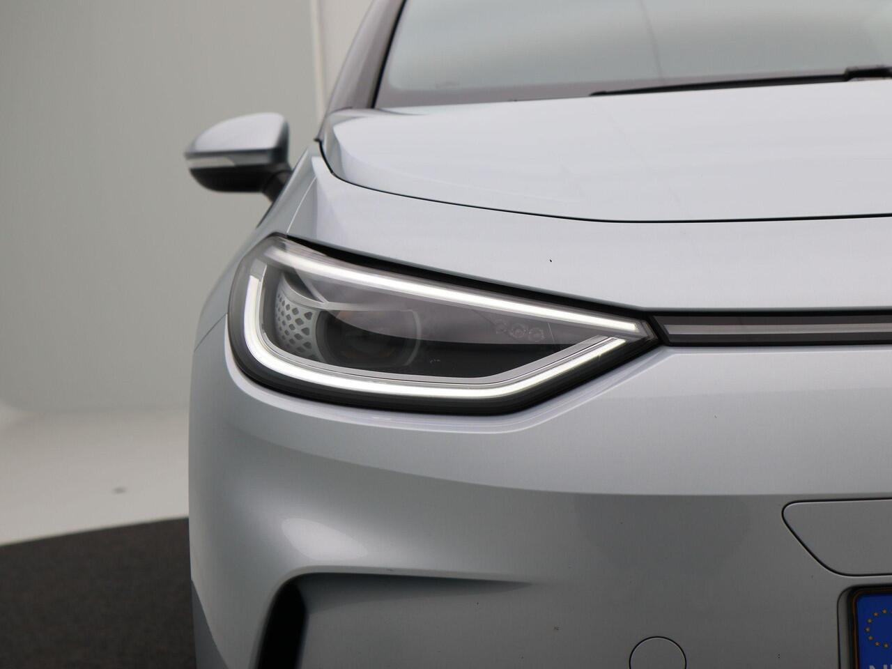 Volkswagen ID.3 Pro 58 kWh | Adaptive Cruise | Camera | Carplay | Stoel Verwarming | Parkeersensoren | Privacy Glass | Climate Control | Navigatiesysteem | 19 Inch | 71.118 Km