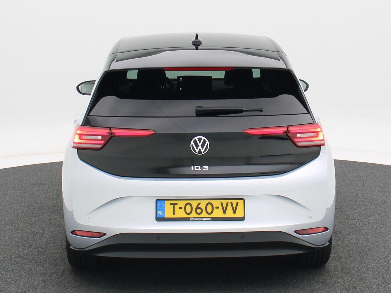 Volkswagen ID.3 Pro 58 kWh | Adaptive Cruise | Camera | Carplay | Stoel Verwarming | Parkeersensoren | Privacy Glass | Climate Control | Navigatiesysteem | 19 Inch | 71.118 Km