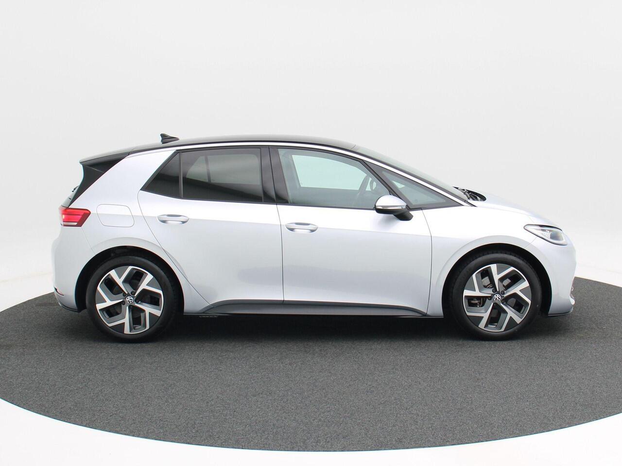 Volkswagen ID.3 Pro 58 kWh | Adaptive Cruise | Camera | Carplay | Stoel Verwarming | Parkeersensoren | Privacy Glass | Climate Control | Navigatiesysteem | 19 Inch | 71.118 Km