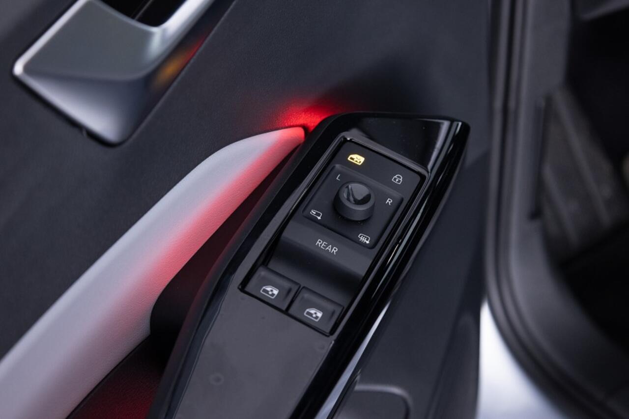 Volkswagen ID.3 Pro Performance 58 kWh | WARMTEPOMP | Half LEDER | Full LED | NAVI | PDC