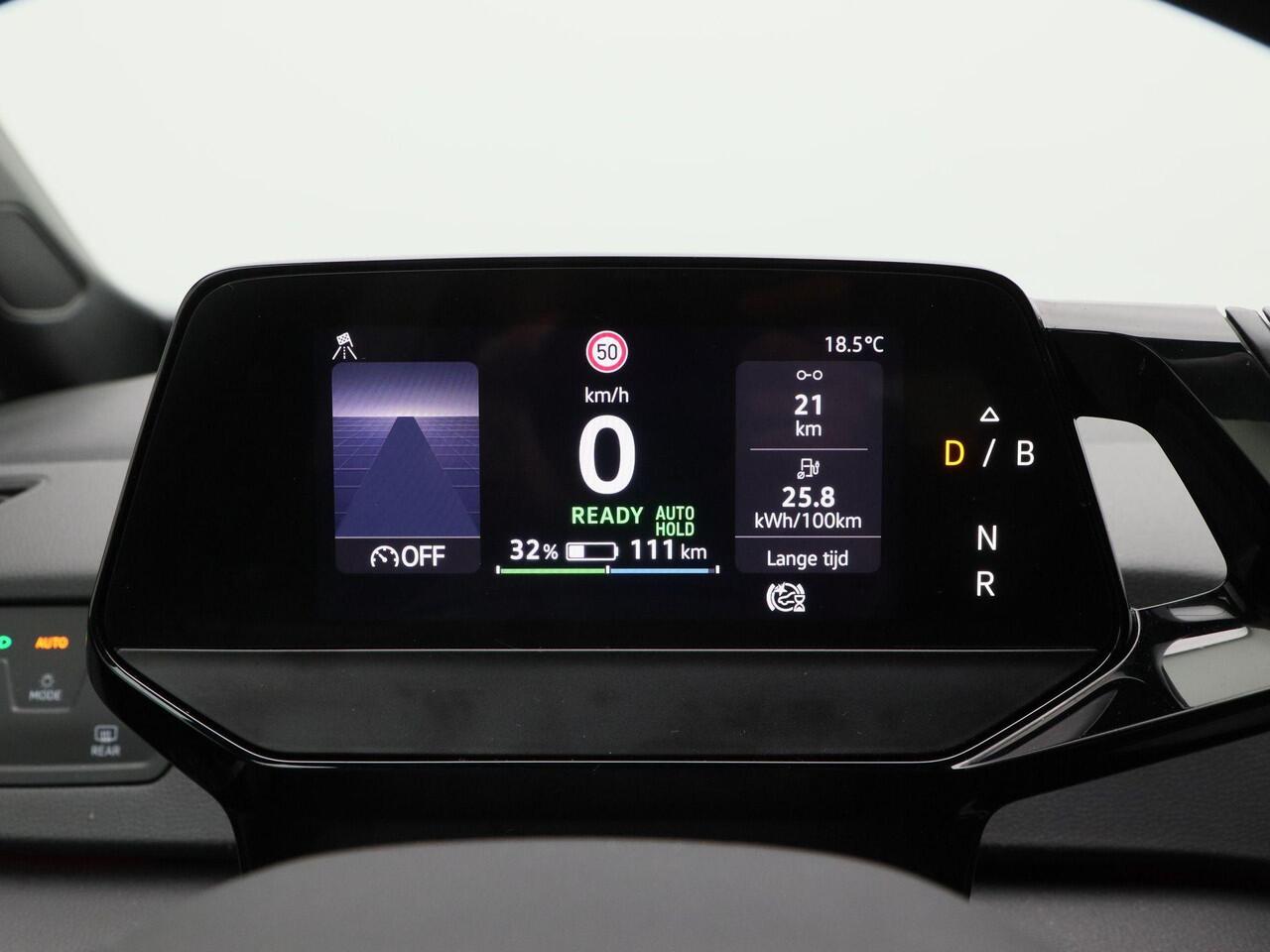 Volkswagen ID.3 Pro 58 kWh | Adaptive Cruise | Camera | Carplay | Stoel Verwarming | Parkeersensoren | Privacy Glass | Climate Control | Navigatiesysteem | 19 Inch | 71.118 Km