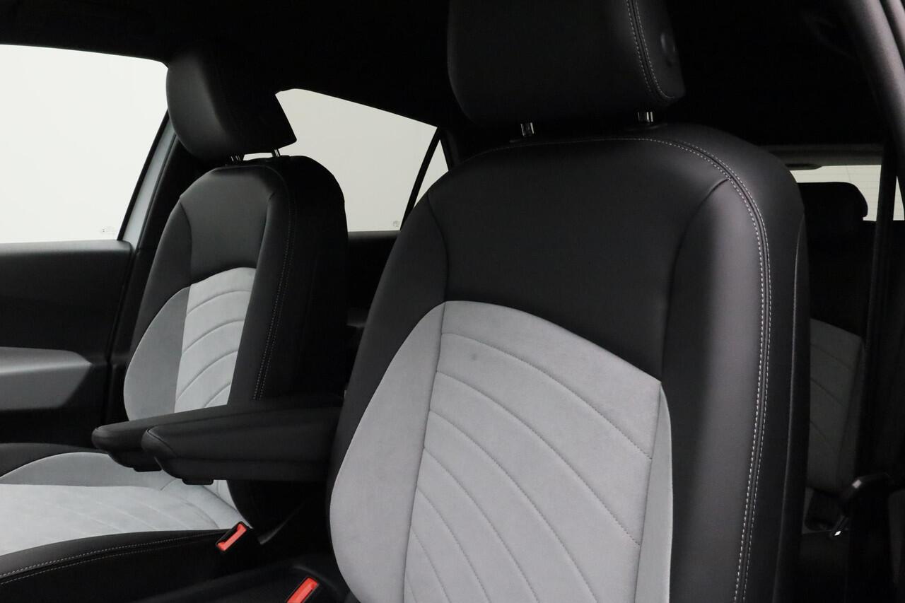 Volkswagen ID.3 Pro Edition Advantage 58 kWh 204 pk | Stuur-/stoelverwarming | Achteruitrijcamera | Navigatie | Adaptive Cruise