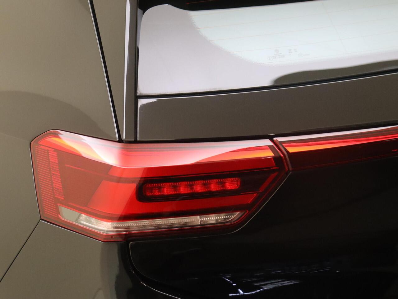 Volkswagen ID.3 Pro Advantage 58 kWh | SoH 91% | Adaptieve cruise control | Parkeersensoren | Stoel- en stuurwielverwarming | Navigatie | CarPlay | Elektrisch inklapbare buitenspiegels | Sfeerverlichting |