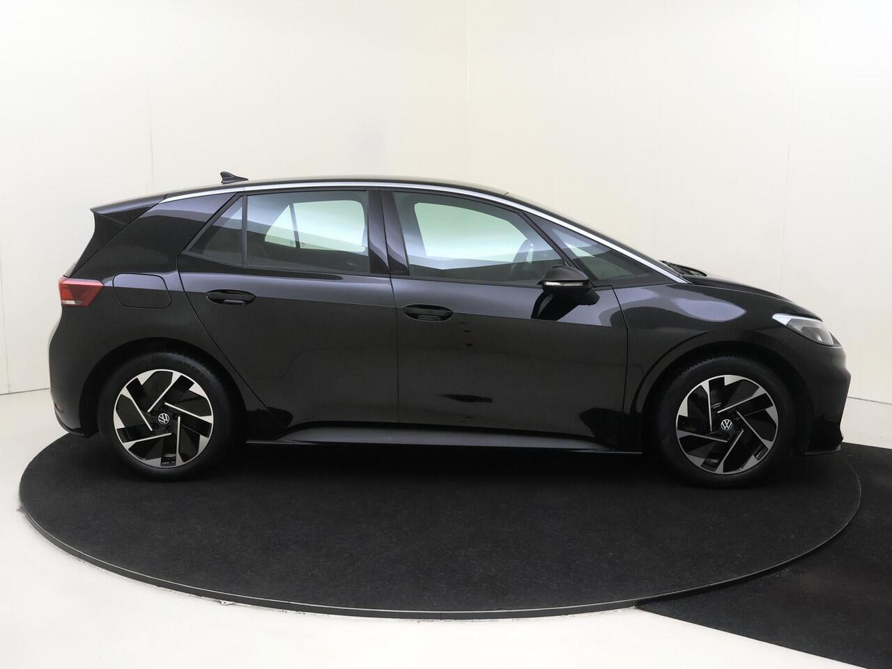 Volkswagen ID.3 Pro Advantage 58 kWh | SoH 91% | Adaptieve cruise control | Parkeersensoren | Stoel- en stuurwielverwarming | Navigatie | CarPlay | Elektrisch inklapbare buitenspiegels | Sfeerverlichting |