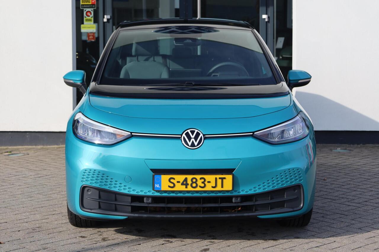 Volkswagen ID.3 Pro 58 kWh 150KW/204PK, NL auto dealeronderhouden trekhaak voor fietsen navigatie, 18" lmv, ACC, mf stuurwiel, draadloos apple carplay, regensensor, LED verlichting, pdc voor en achter