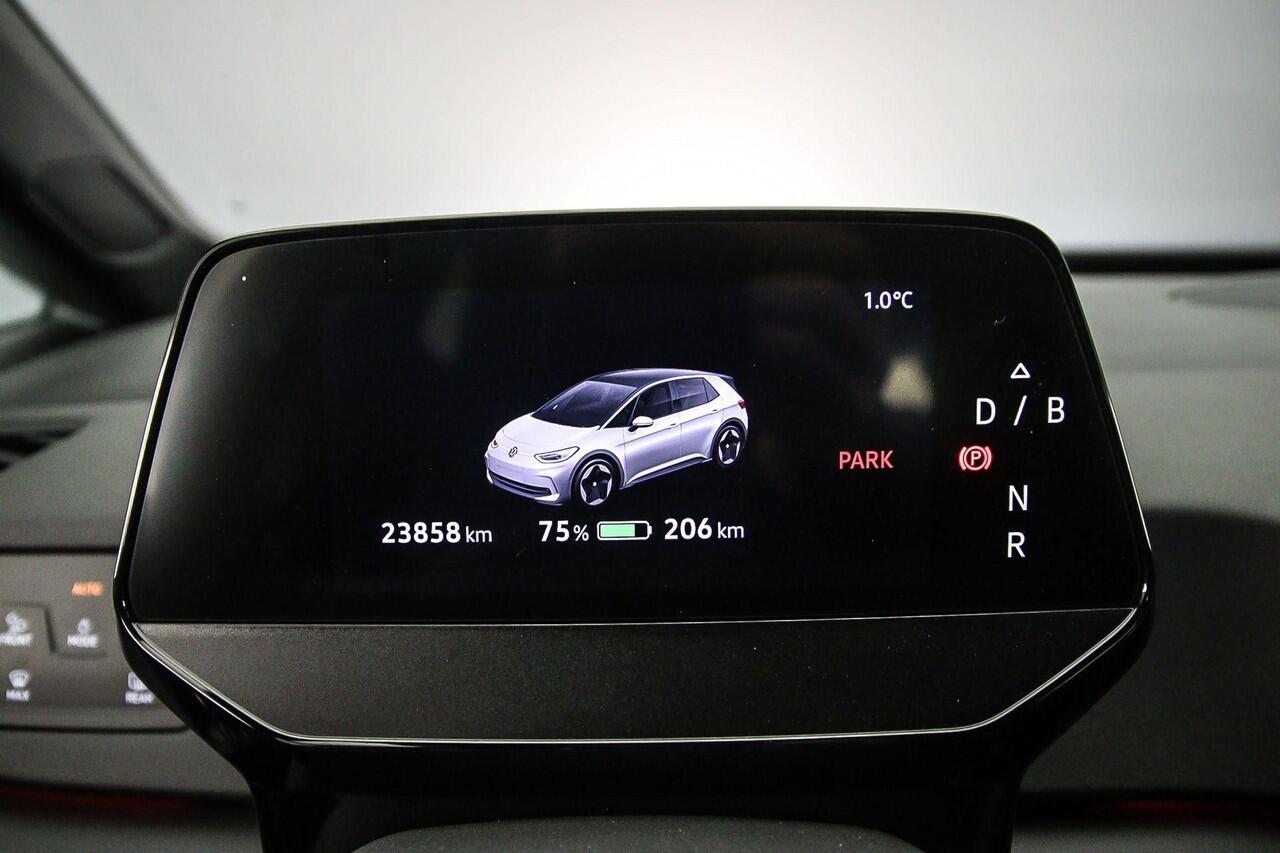 Volkswagen ID.3 Pro Business 204pk Automaat Steunhaak, Adaptive cruise control, Achteruitrijcamera, LED matrix koplampen, Stoelverwarming, Parkeersensoren, App connect