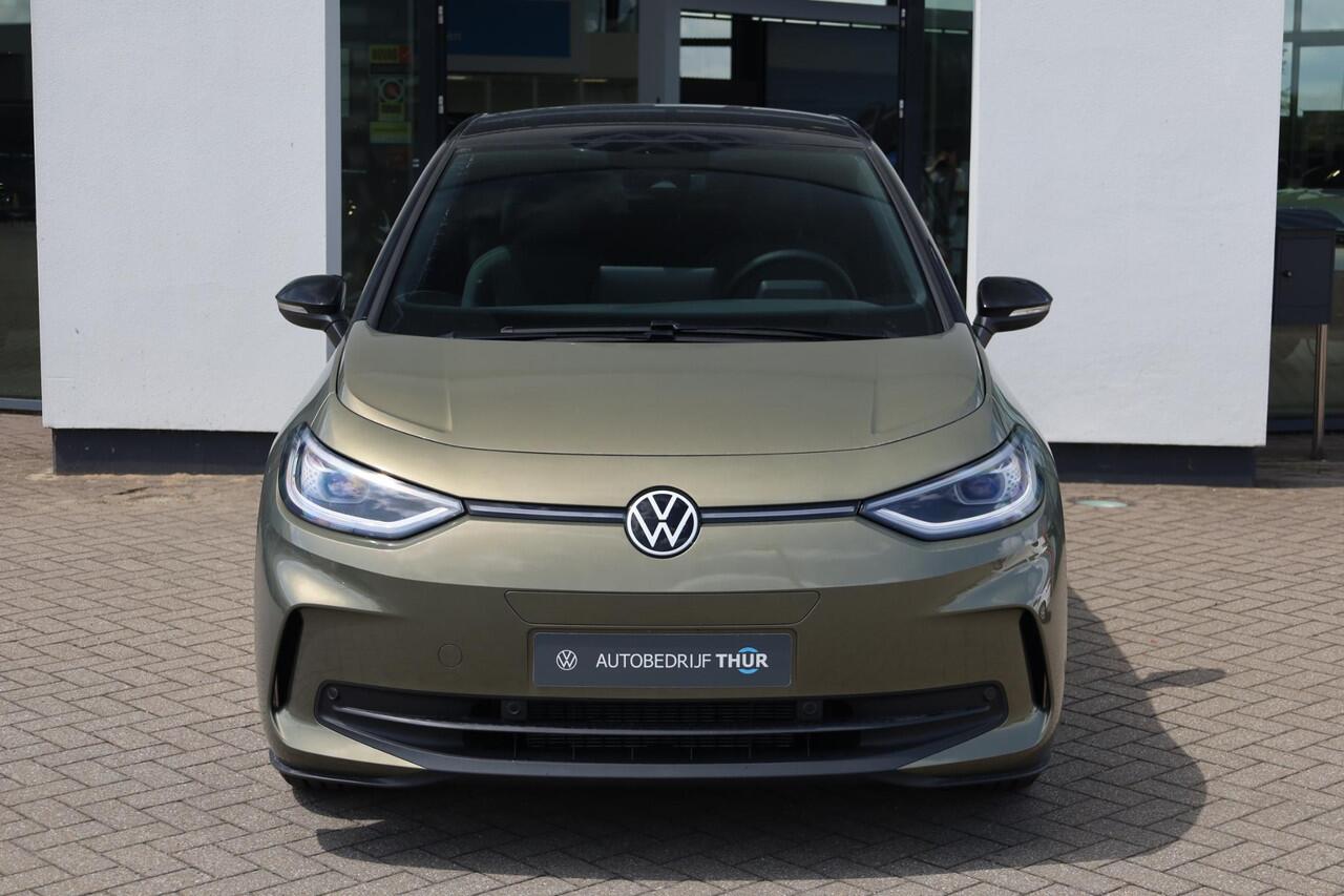 Volkswagen ID.3 Pro Business 59 kWh 204PK / 150kW, Achteruitrijcamera (rear view), adaptieve cruise control (acc), koplampverlichting LED Matrix (IQ.Light), keyless start & entry, verwarmbaar multifunctioneel lederen stuurwiel, verwarmbare voorstoelen, 2-zone climatronic