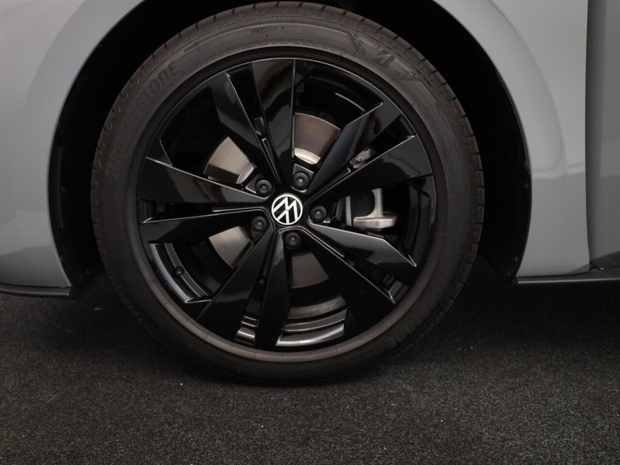 Volkswagen ID.3 Pure Business 52 kWh Steunhaak| Navi| 19'LM-velgen| Stuur- en voorstoelen verwarmd