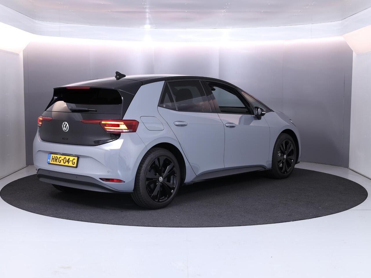 Volkswagen ID.3 Pure Business 52 kWh Steunhaak| Navi| 19'LM-velgen| Stuur- en voorstoelen verwarmd