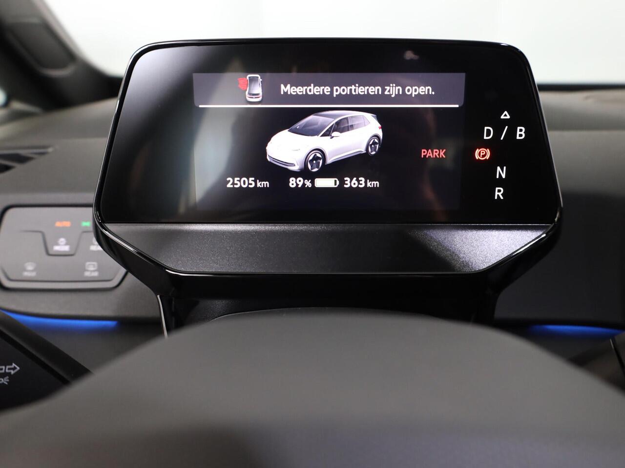 Volkswagen ID.3 Pure Business 52 kWh Steunhaak| Navi| 19'LM-velgen| Stuur- en voorstoelen verwarmd