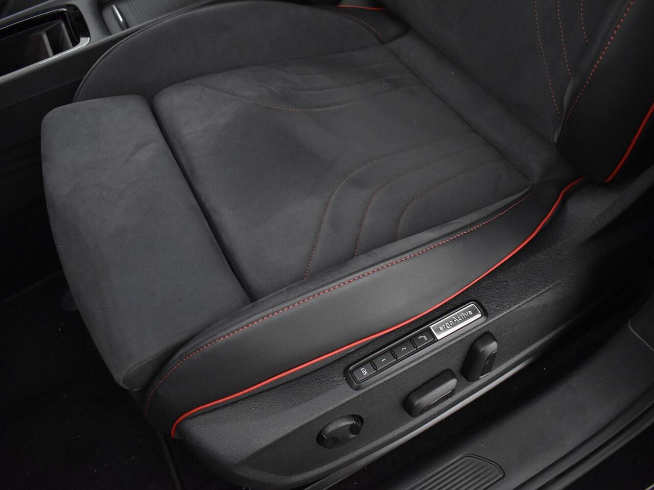 Volkswagen ID.3 GTX Performance 79 kWh 326PK l Assistentie Plus l Panoramadak l 20" Skagen l Harmann Kardon l Black Style