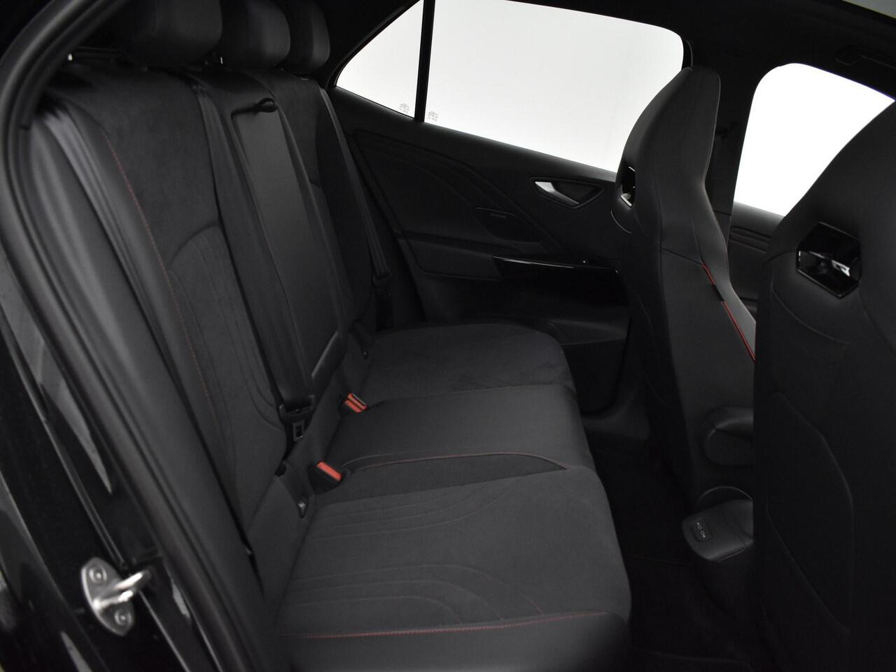 Volkswagen ID.3 GTX Performance 79 kWh 326PK l Assistentie Plus l Panoramadak l 20" Skagen l Harmann Kardon l Black Style