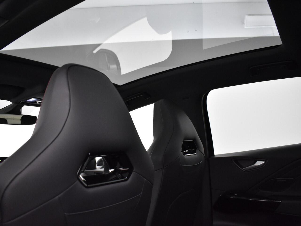 Volkswagen ID.3 GTX Performance 79 kWh 326PK l Assistentie Plus l Panoramadak l 20" Skagen l Harmann Kardon l Black Style