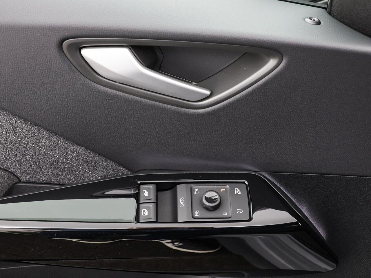 Volkswagen ID.3 Pro S Limited Edition 79 kWh accu. 204 PK · Achteruitcamera · Draadloze telefoonlader · Sfeerverlichting · Prijs is inclusief inruilpremie ·