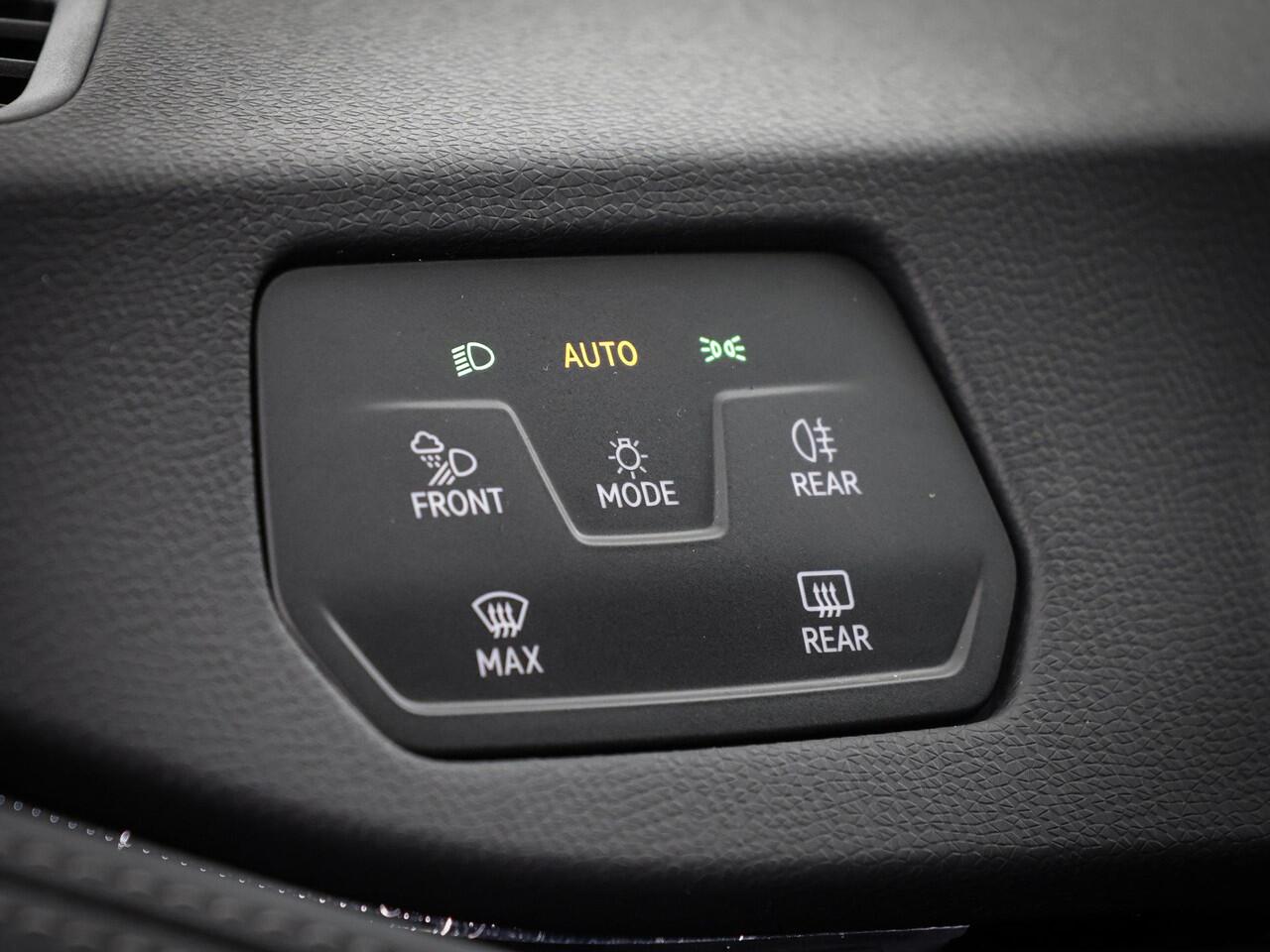 Volkswagen ID.3 Pro S Limited Edition 79 kWh accu. 204 PK · Achteruitcamera · Draadloze telefoonlader · Sfeerverlichting · Prijs is inclusief inruilpremie ·