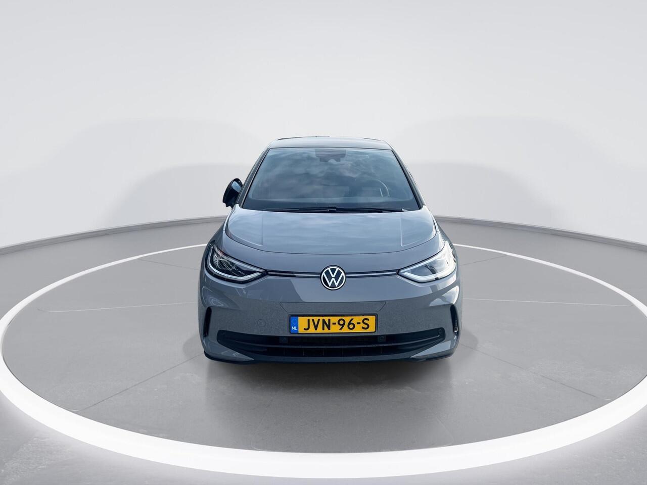 Volkswagen ID.3 Pro S Limited Edition 79 kWh accu. 204 PK · Achteruitrijcamera · Draadloze telefoonlader · voorstoelen en stuurwiel verwarmd · 19" LM velgen · Allseason banden