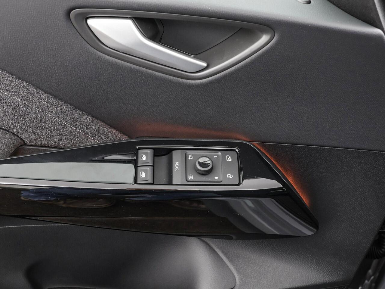 Volkswagen ID.3 Pro S Limited Edition 79 kWh accu. 204 PK · Achteruitrijcamera · Draadloze telefoonlader · voorstoelen en stuurwiel verwarmd ·