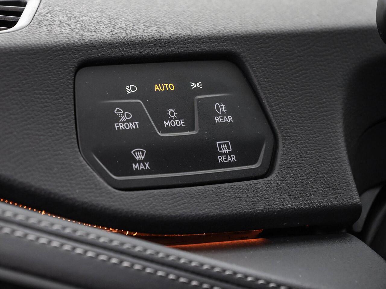 Volkswagen ID.3 Pro S Limited Edition 79 kWh accu. 204 PK · Achteruitrijcamera · Draadloze telefoonlader · voorstoelen en stuurwiel verwarmd ·