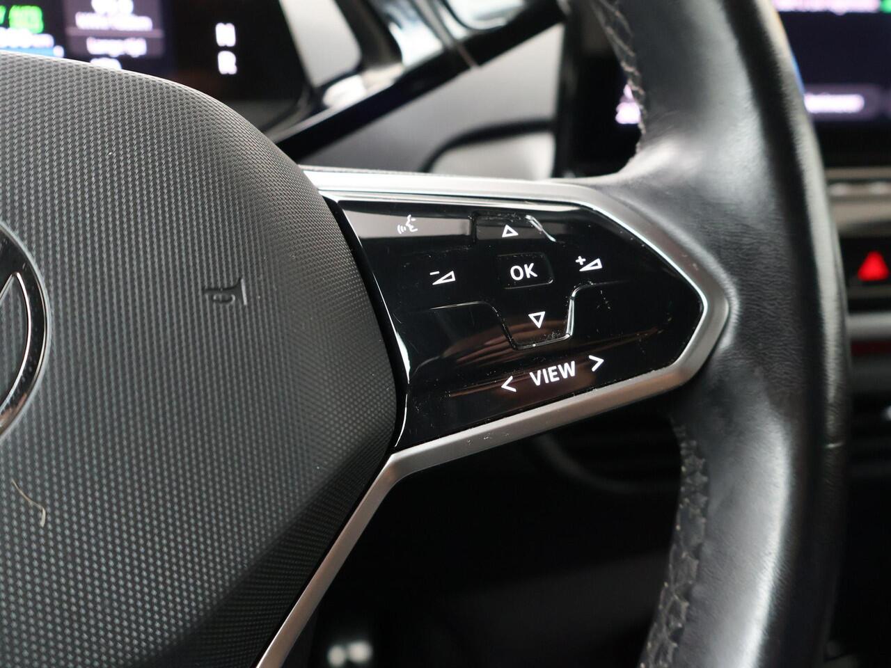Volkswagen ID.4 First 77 kWh | 204 PK | SoH 87% | Navigatiesysteem | Adaptive cruise control | Verwarmde voorstoelen + voorruit | 20" LM velgen |