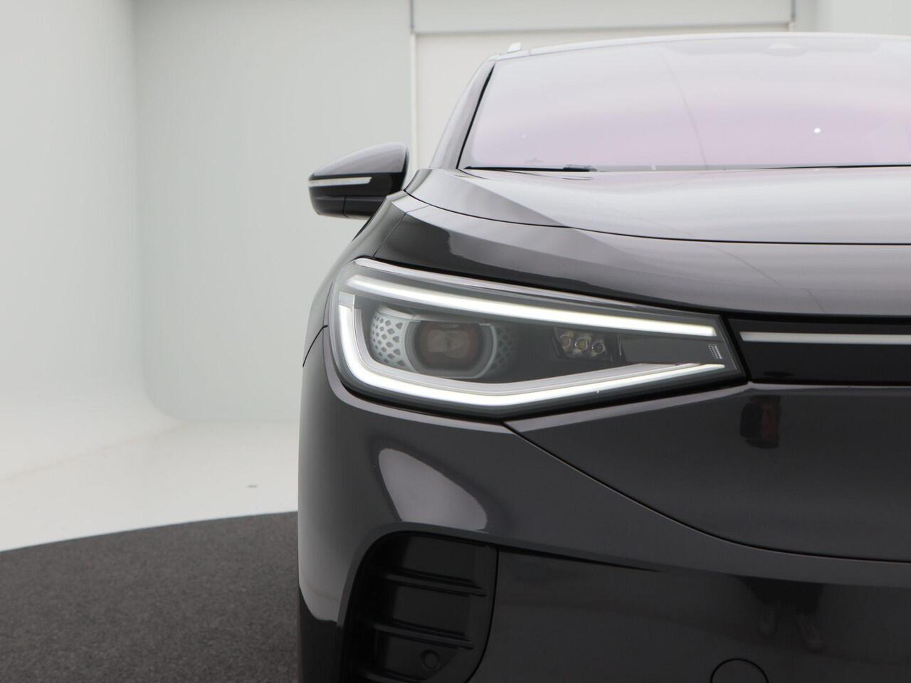 Volkswagen ID.4 First Max 77 kWh 205 Pk Automaat | Panoramadak | 360 Camera | Sensoren | Elektrische Achterklep | Elektrische Stoelen Voor | LED | Stoel Verwarming | 21 Inch