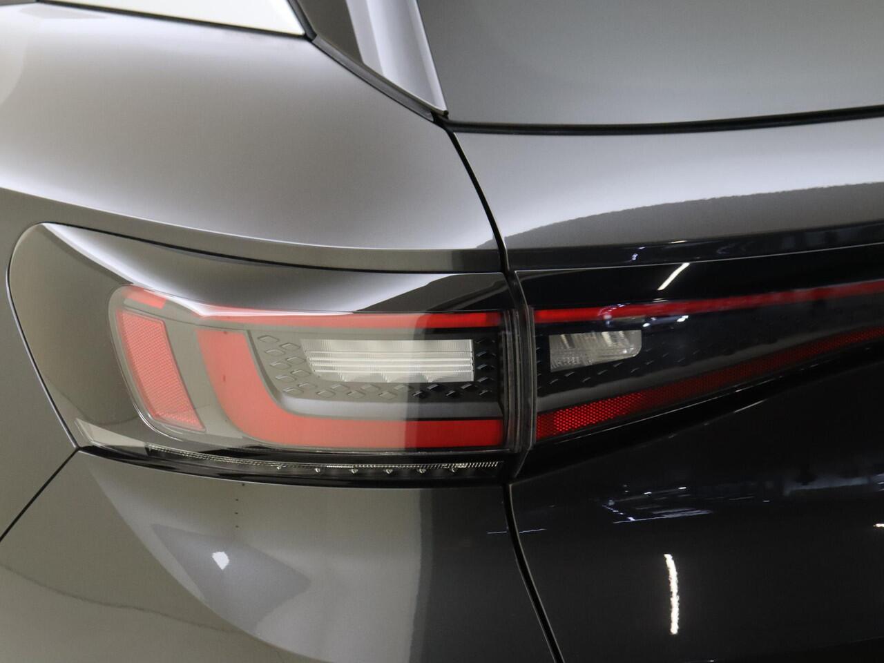 Volkswagen ID.4 Business 77 kWh | Trekhaak | Achteruitrijcamera | Stoelverwarming | Warmtepomp | Adaptieve cruise control | Navigatie | CarPlay |