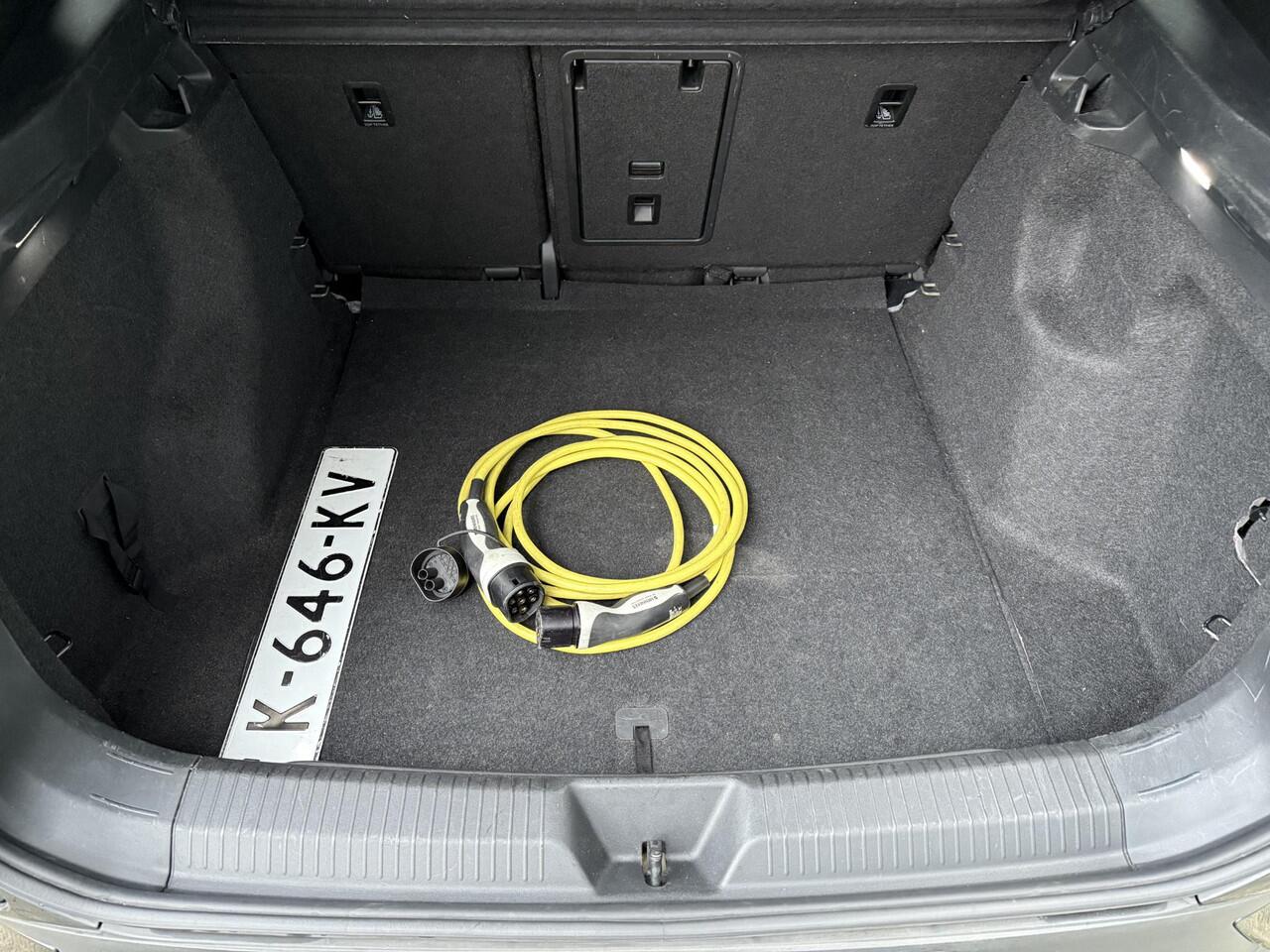 Volkswagen ID.4 Aut. First Edition 77kWh | Trekhaak | Navi | Camera |