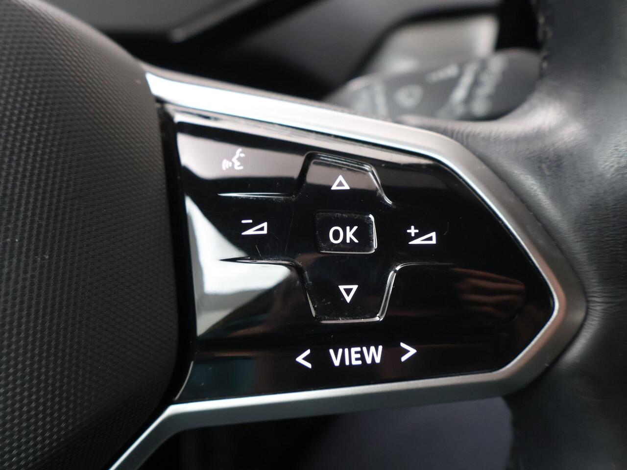 Volkswagen ID.4 First 77 kWh | 204 PK | SoH 86% | Warmtepomp | Adaptive cruise control | Navigatiesysteem | 20" LM velgen |