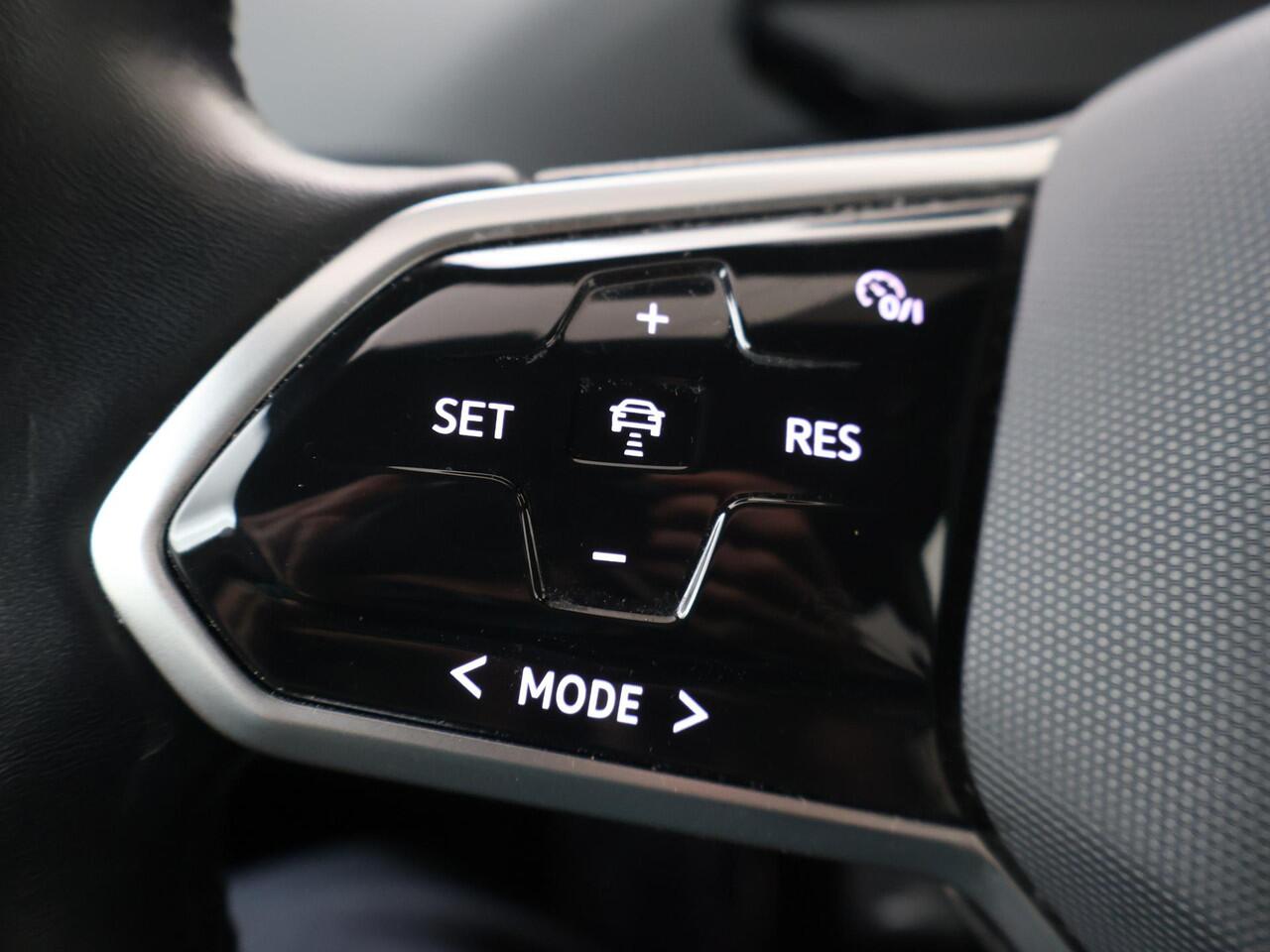 Volkswagen ID.4 First 77 kWh | 204 PK | SoH 86% | Warmtepomp | Adaptive cruise control | Navigatiesysteem | 20" LM velgen |