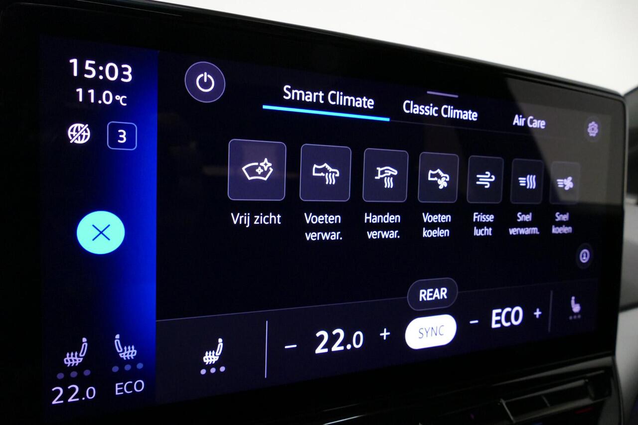 Volkswagen ID.4 First Max 77 kWh / SOH 92% / Panoramadak / Matrix LED IQ.Light / Elektr. verstelbare voorstoelen + memory / HUD Augmented Reality / Rondomzichtcamera / Apple Carplay - Android Auto / Stoelverwarming / 21'' LMV / Keyless / Achteruitrijcamera / Navigatie / 